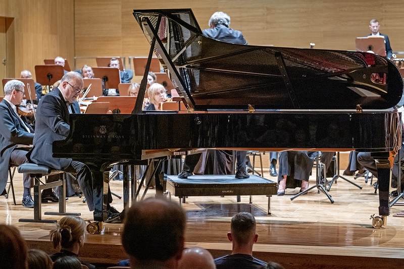 Filharmonia 14.06.2024 Artur Jaroń i Ork. Filh. Podk. dyr. Mirosław Jacek Błaszczyk 2