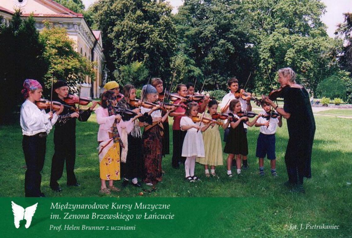 Międzynarodowe KM w Łańcucie prof Helen Bruner z uczniami