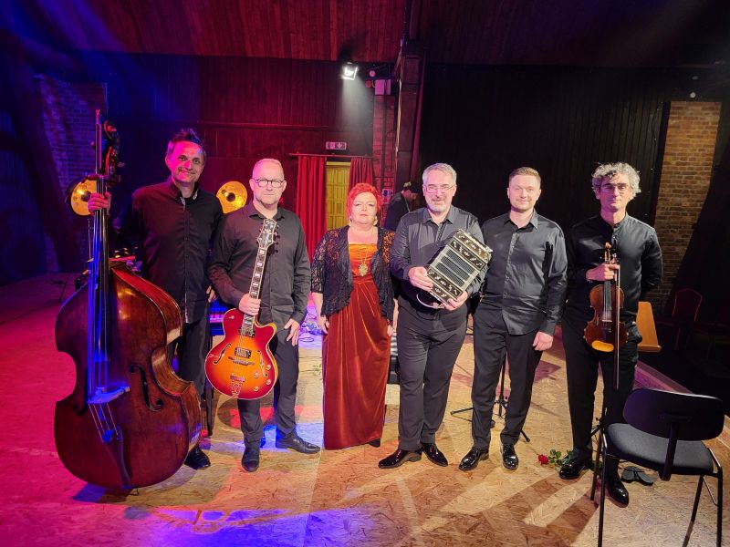Regina Gowarzewska Kąśna Tango 800