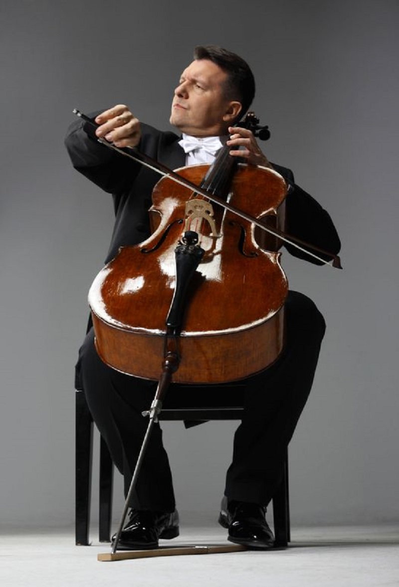 Tomasz Strahl wiolonczela fot. z arch. Filharmonii Podkarpackiej