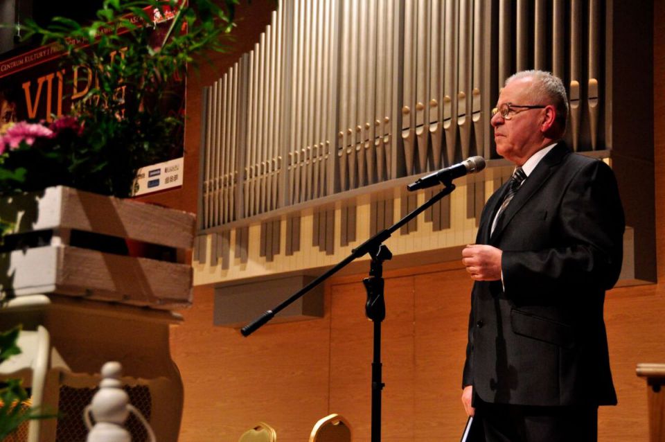 Bogusław Pawlak prowadzi koncert Orkiestry Kamerlanej &quot;Fresco Sonare&quot;  w ramach VII Dni Muzyki Fortepianowej im. Marii Turzańskiej w Jarosławiu