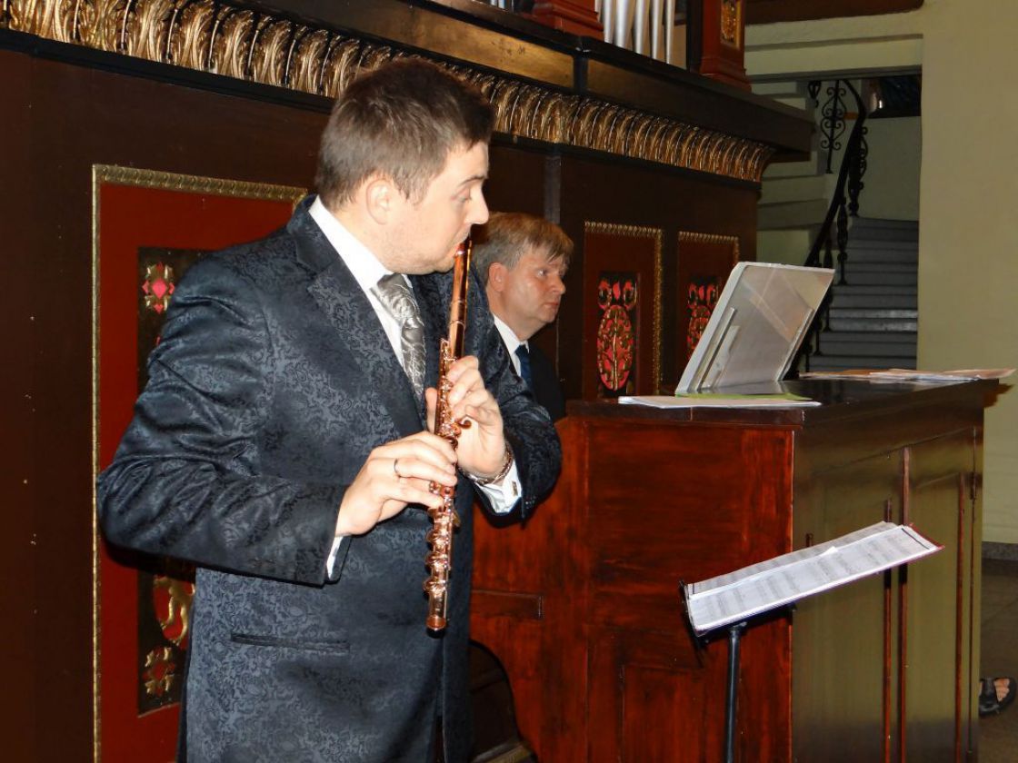 Łukasz Długosz - flet, Roman Perucki - organy