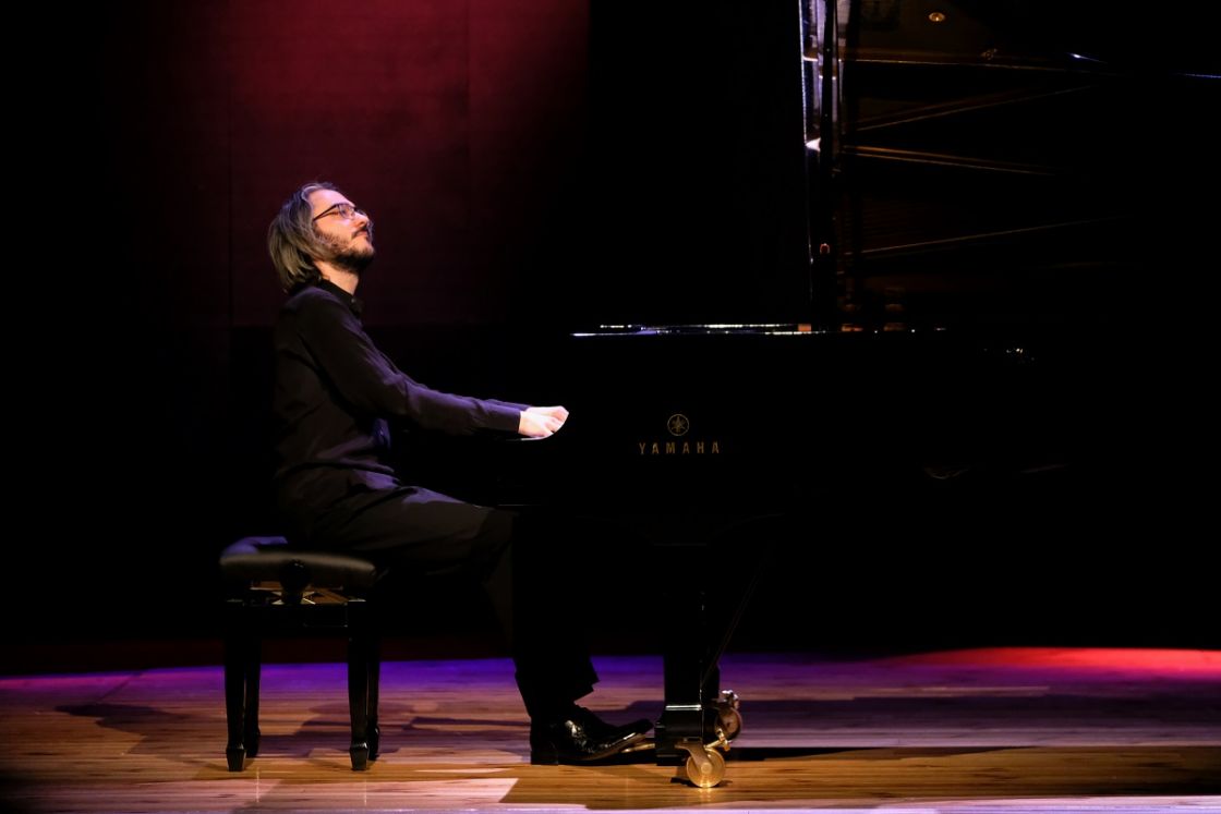 Alexander Gadjiev - fortepian