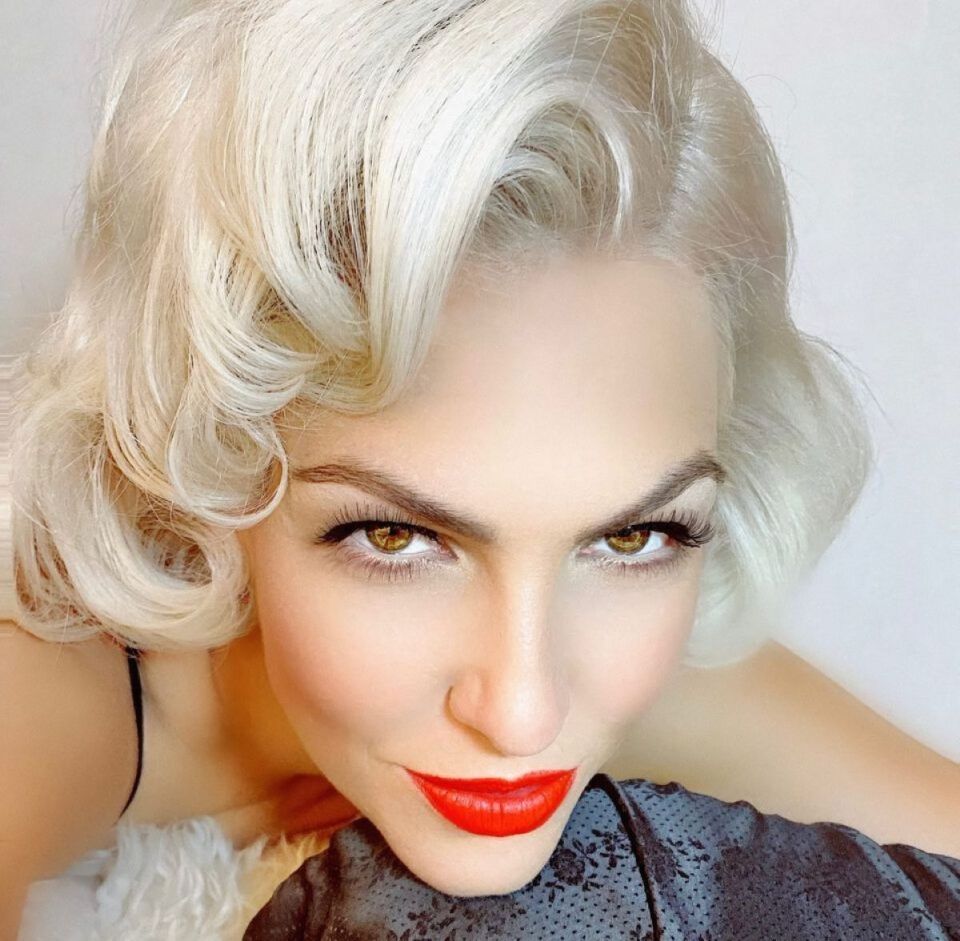 Karen Souza - wokalistka