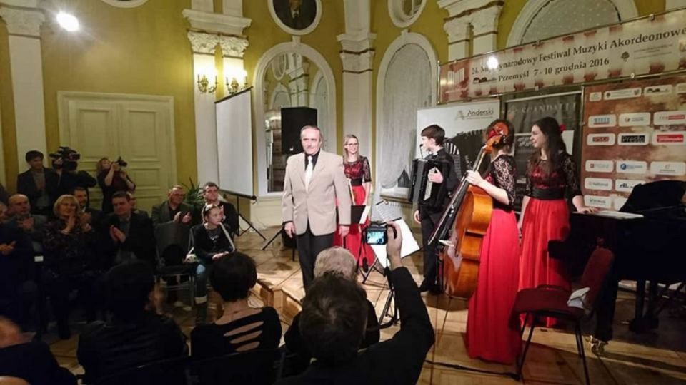 Stanisław Kucab - zdjęcie z Benefisu w Sali Lustrzanej ZPSM w Przemyslu, 9 grudnia 2016 roku.