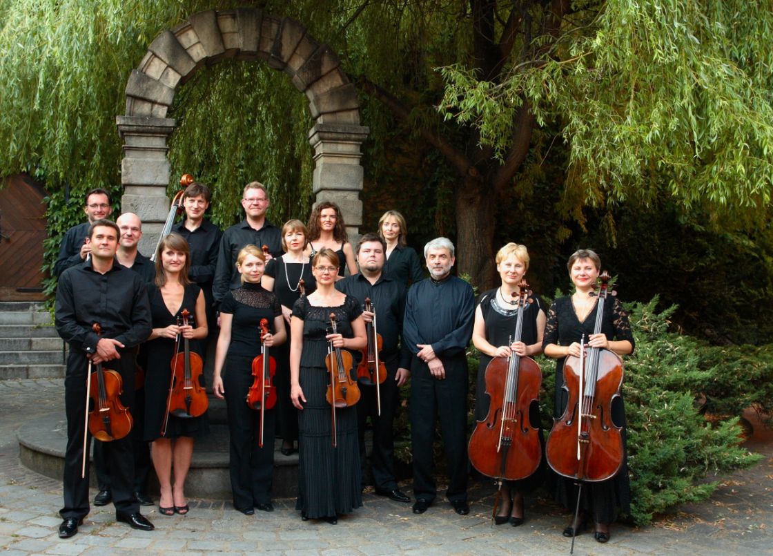 Orkiestra Kameralna Wratislavia i Jan Stanienda ( trzeci od lewej)