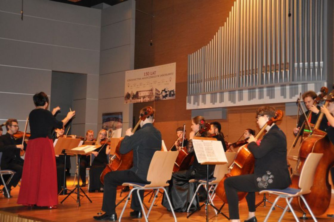 Młodzieżowa Orkiestra Kameralna &quot;Fresco Sonare&quot; pod batutą Moniki Bachowskiej