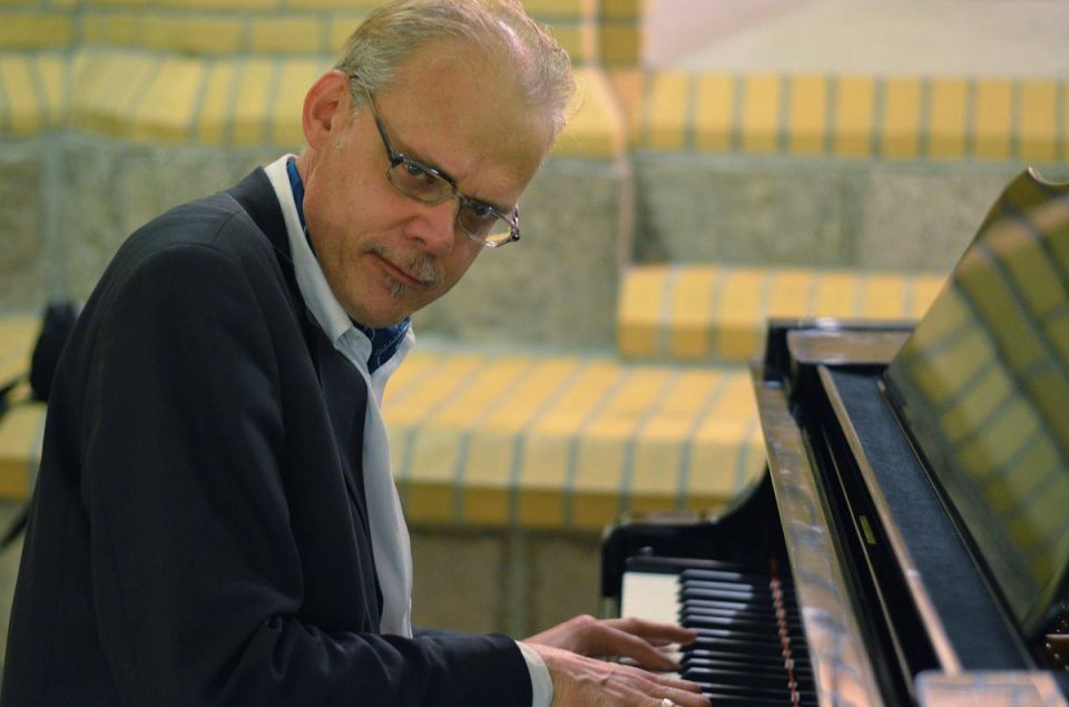 Piotr Jan Ulatowski - kompozytor, pianista, malarz