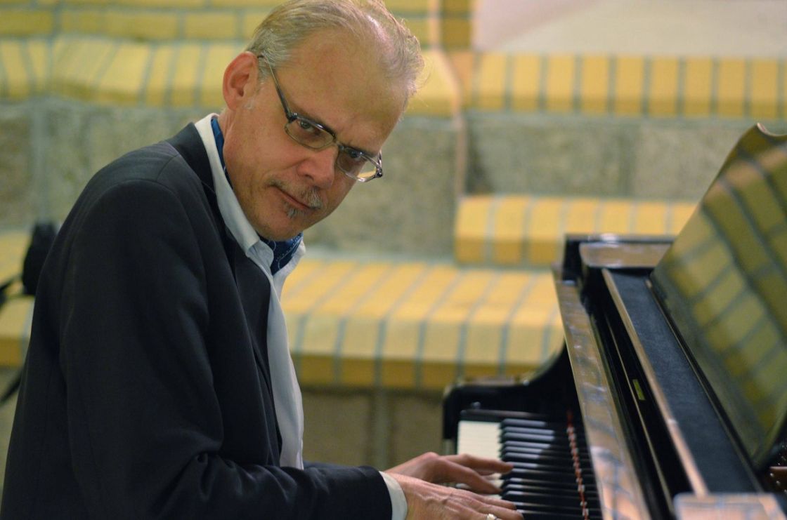 Piotr Jan Ulatowski - kompozytor, pianista, malarz