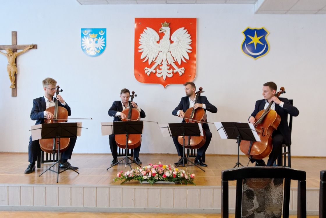 Polish Cello Quartet podczas koncertu z okazji Jubileuszu 50-lecia Państwowej Szkoły Muzycznej I stopnia im. Mieczysława Karłowicza w Przeworsku