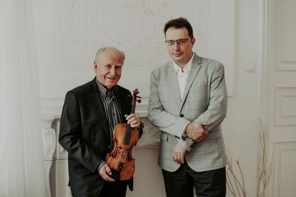 Krzysztof Jakowicz - skrzypce, Robert Morawski - fortepian