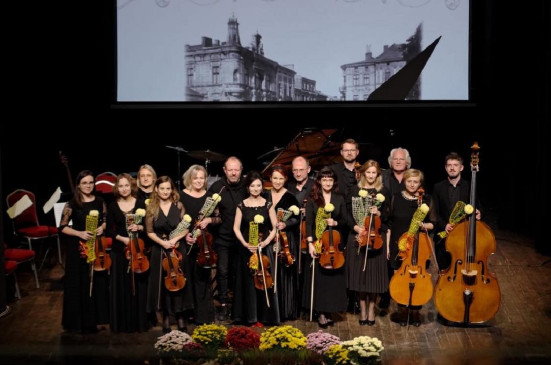 Przemyska Orkiestra Kameralna podczas inauguracji Przemyskiej Jesieni Muzycznej